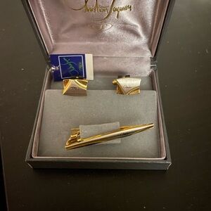Christian Saymon Paris cuff Links and Tie Pin